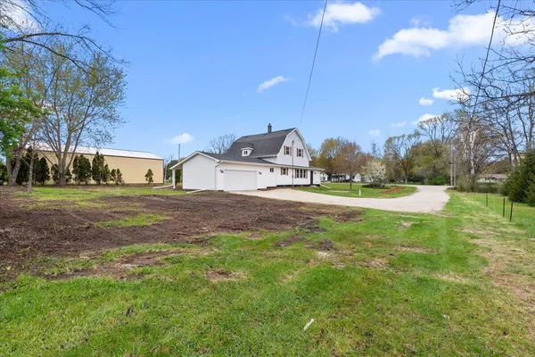 $524,900 | 2185 East Newark Drive, Trenton, WI 53090