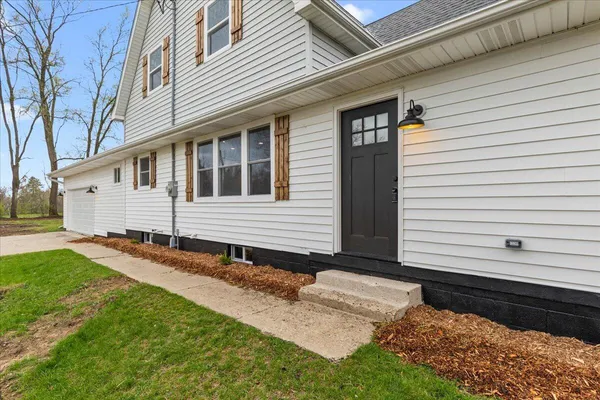 $524,900 | 2185 East Newark Drive, Trenton, WI 53090