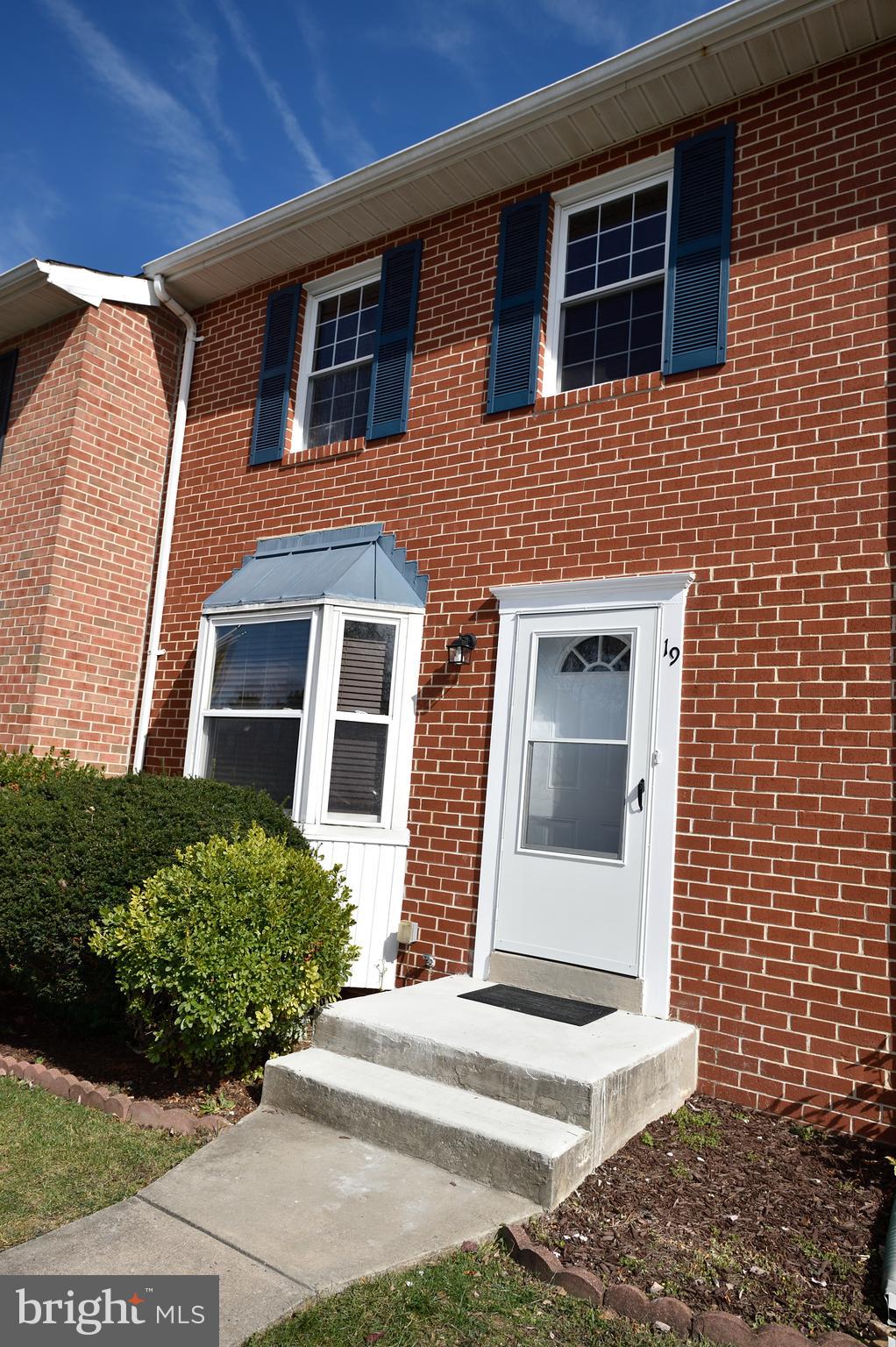 19 Powder View Court Baltimore, MD 21236 - Photo 2 of 35 Front View