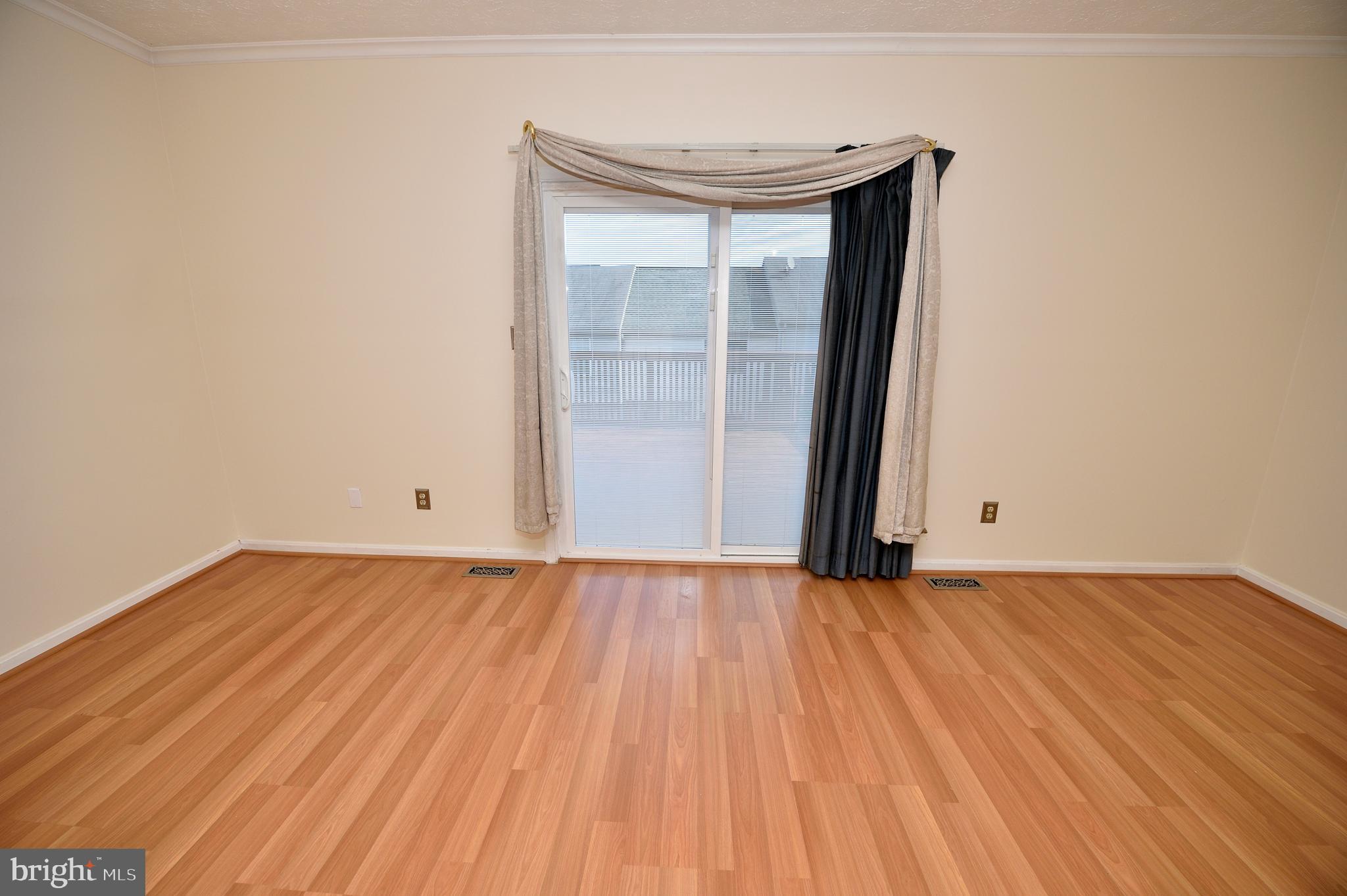 19 Powder View Court Baltimore, MD 21236 - Photo 18 of 35 Living Room