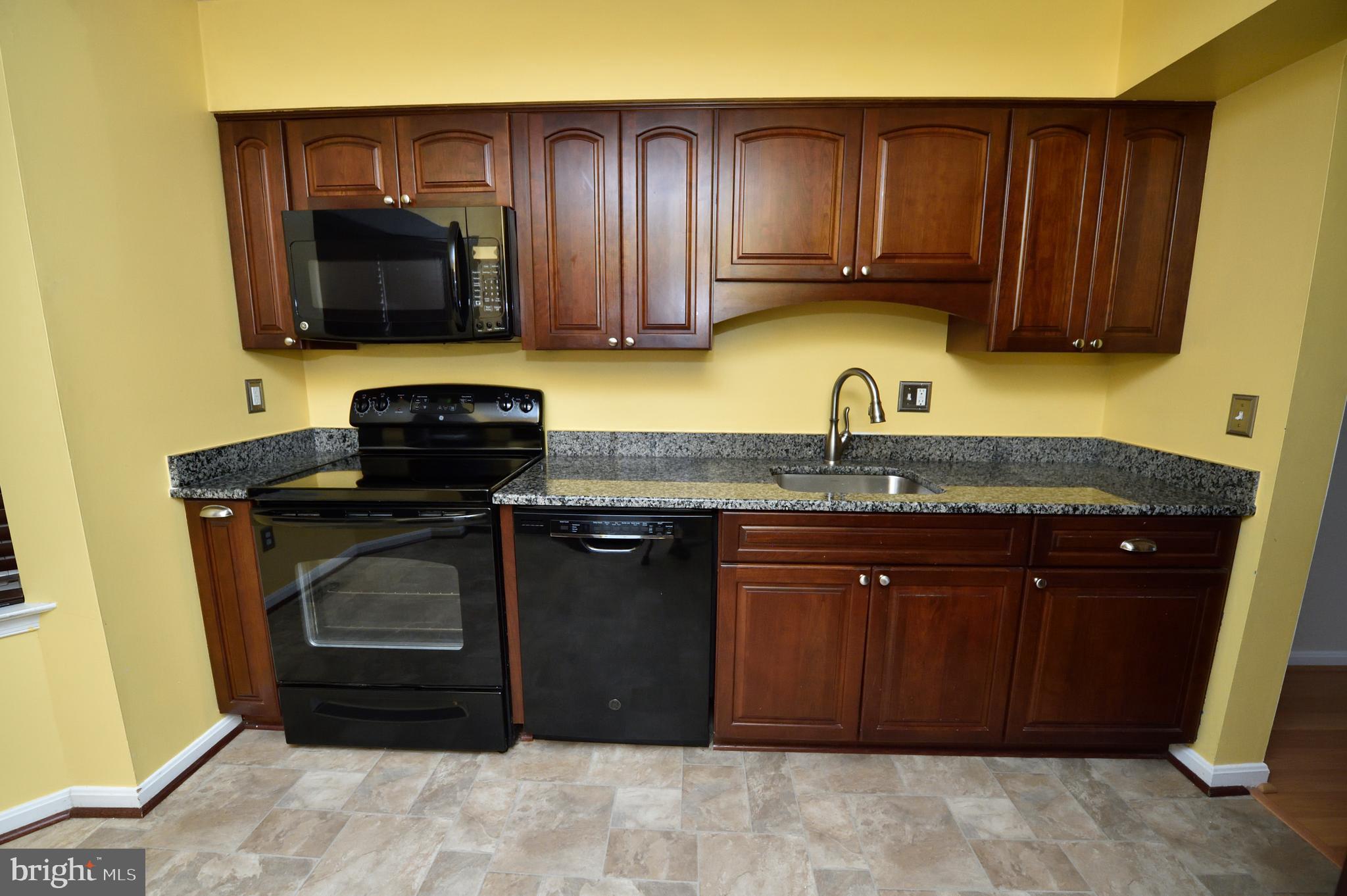 19 Powder View Court Baltimore, MD 21236 - Photo 7 of 35 Kitchen