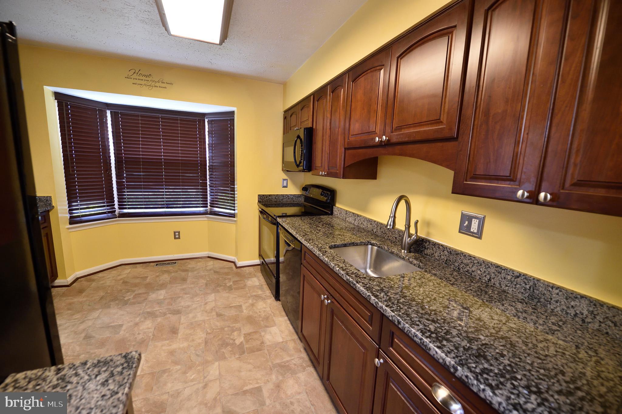 19 Powder View Court Baltimore, MD 21236 - Photo 8 of 35 Kitchen Granite