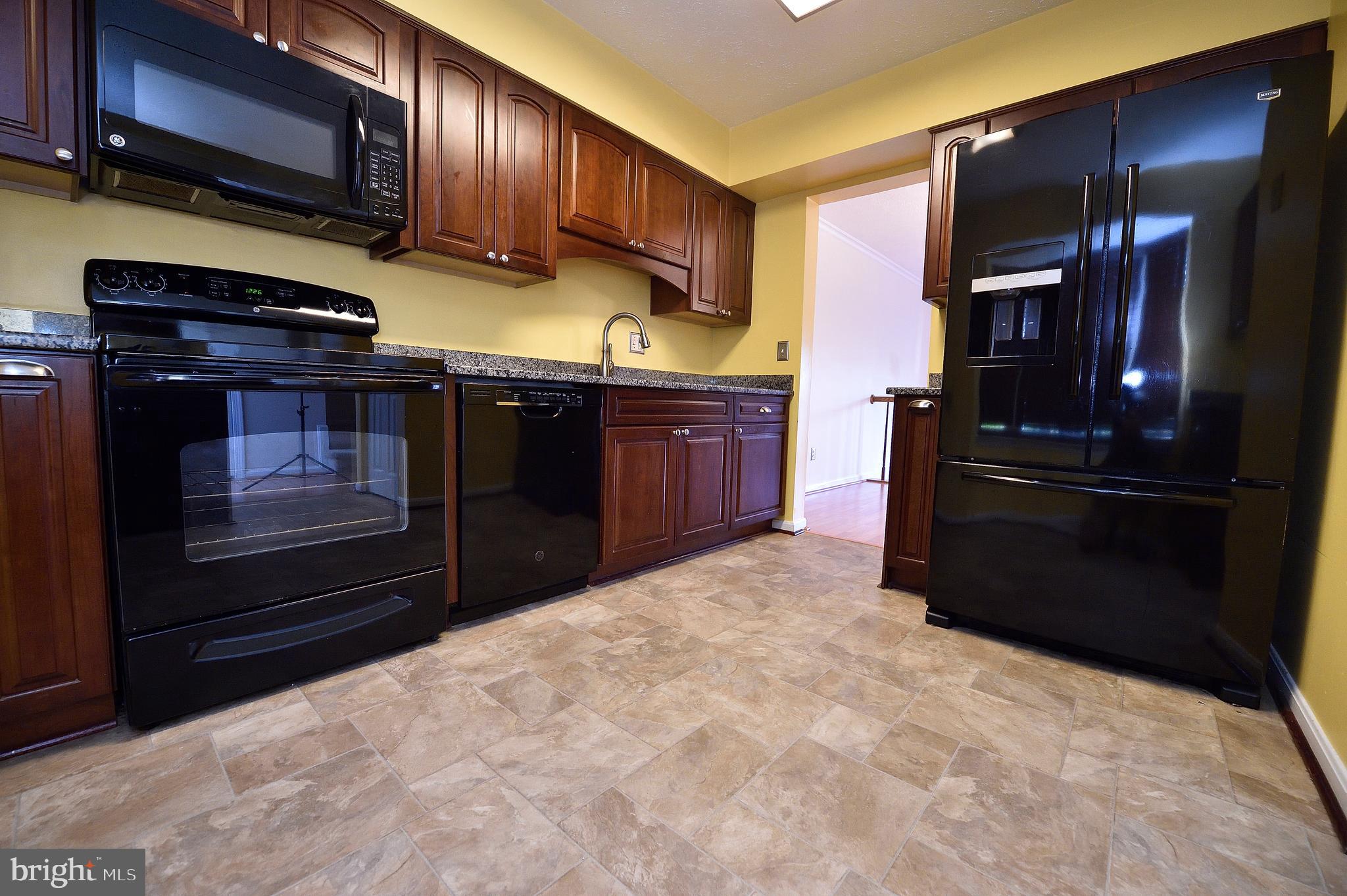 19 Powder View Court Baltimore, MD 21236 - Photo 9 of 35 Kitchen