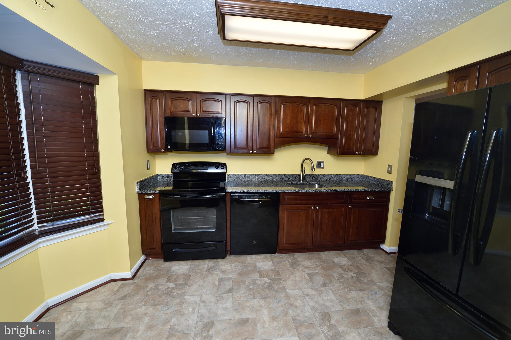 19 Powder View Court Baltimore, MD 21236 - Photo 10 of 35 Kitchen