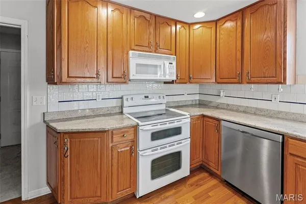 $435,000 | 121 Somerset Drive, Glen Carbon, IL 62034