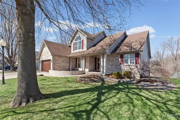 $435,000 | 121 Somerset Drive, Glen Carbon, IL 62034
