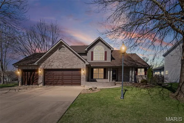 $435,000 | 121 Somerset Drive, Glen Carbon, IL 62034