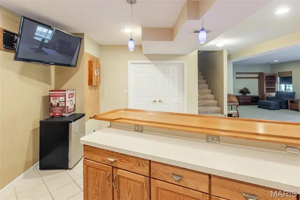 $435,000 | 121 Somerset Drive, Glen Carbon, IL 62034