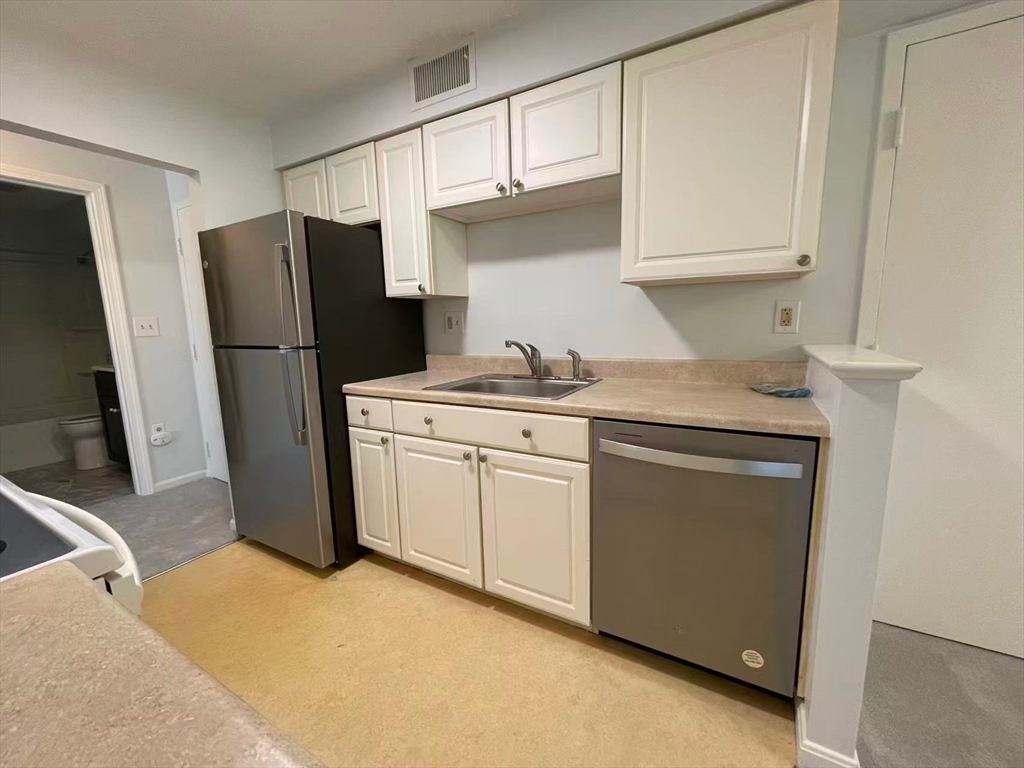 12 Beal's Cove Road, Unit H Hingham, MA 02043 - Photo 3 of 11