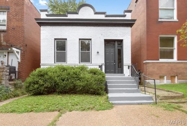 $131,200 | 3308 Miami Street, St. Louis, MO 63118