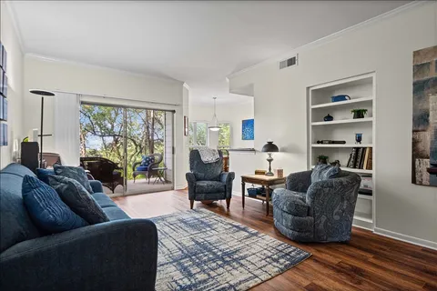 $200,000 | 6000 Shepherd Mountain Cove, Unit 2109, Austin, TX 78730