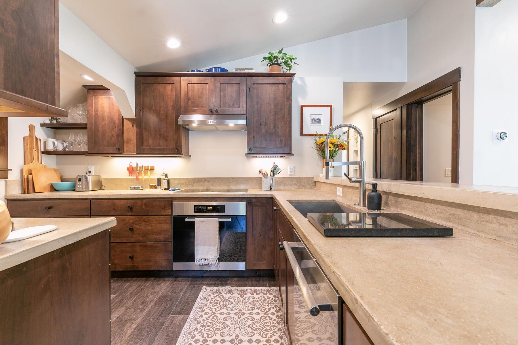 11811 Old Mill Road Truckee, CA 96161 - Photo 7 of 21 Gallery Image 7
