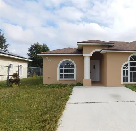 $1,800 | 756 Camel Court, Kissimmee, FL 34759