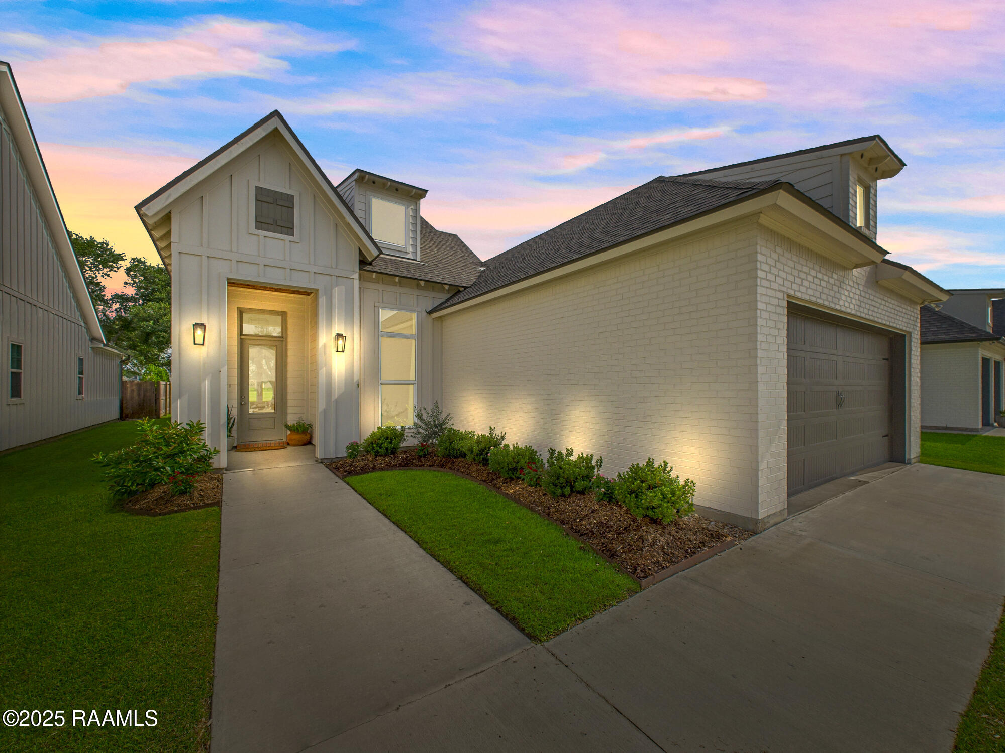 207 Timber Mill Street Lafayette, LA 70508 - Photo 35 of 41 Timber Mills facade Twilight