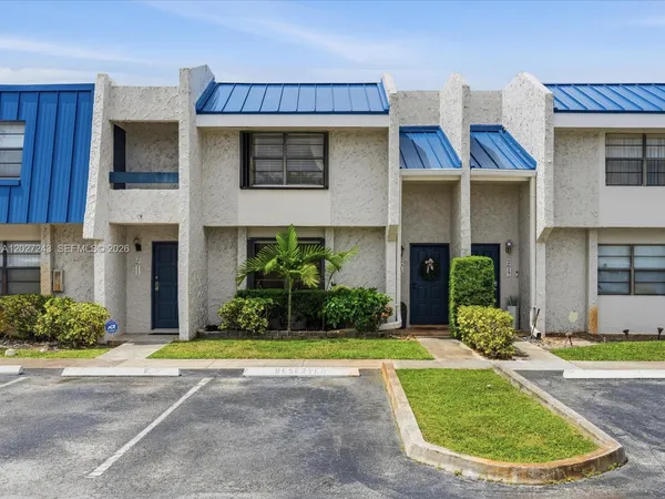 $389,000 | 2615 North 40th Avenue, Hollywood, FL 33021