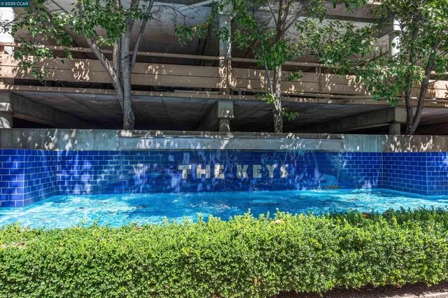 $299,000 | 440 North Civic Drive, Unit 409, Walnut Creek, CA 94596