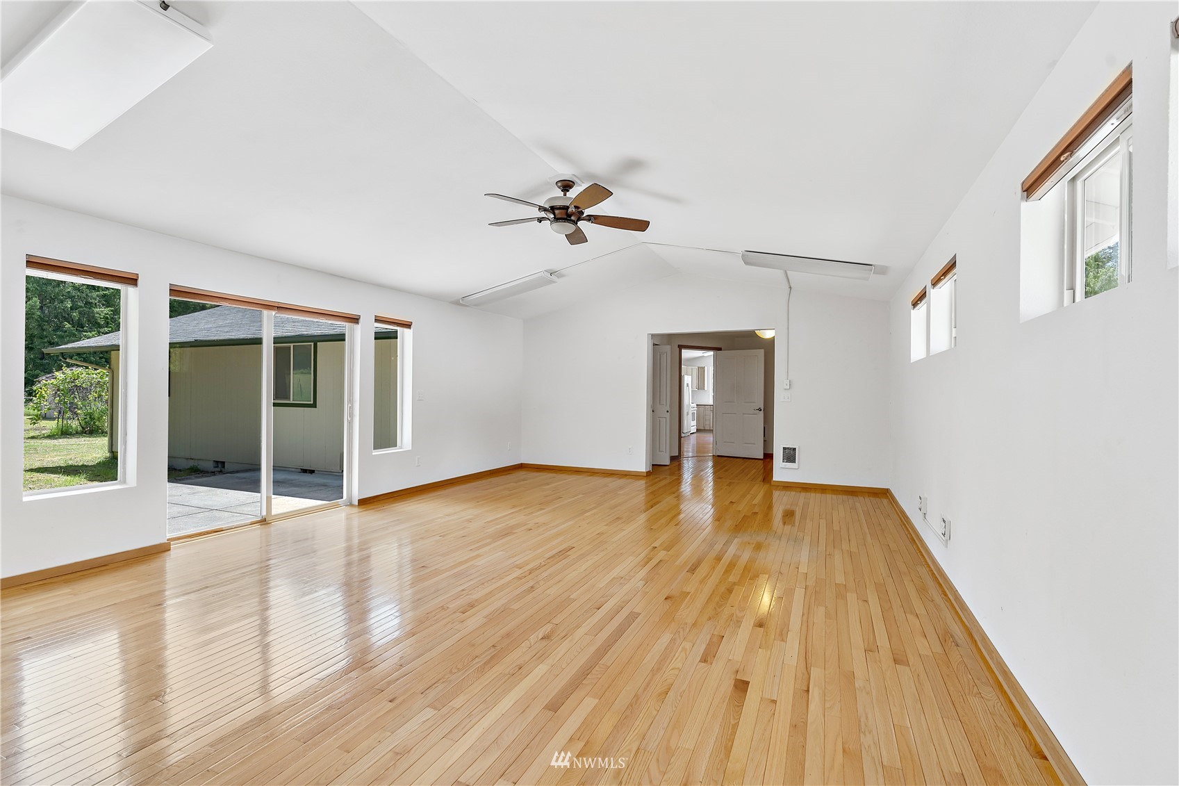 13808 Military Road Southeast Rainier, WA 98576 - Photo 13 of 30 Gallery Image 13