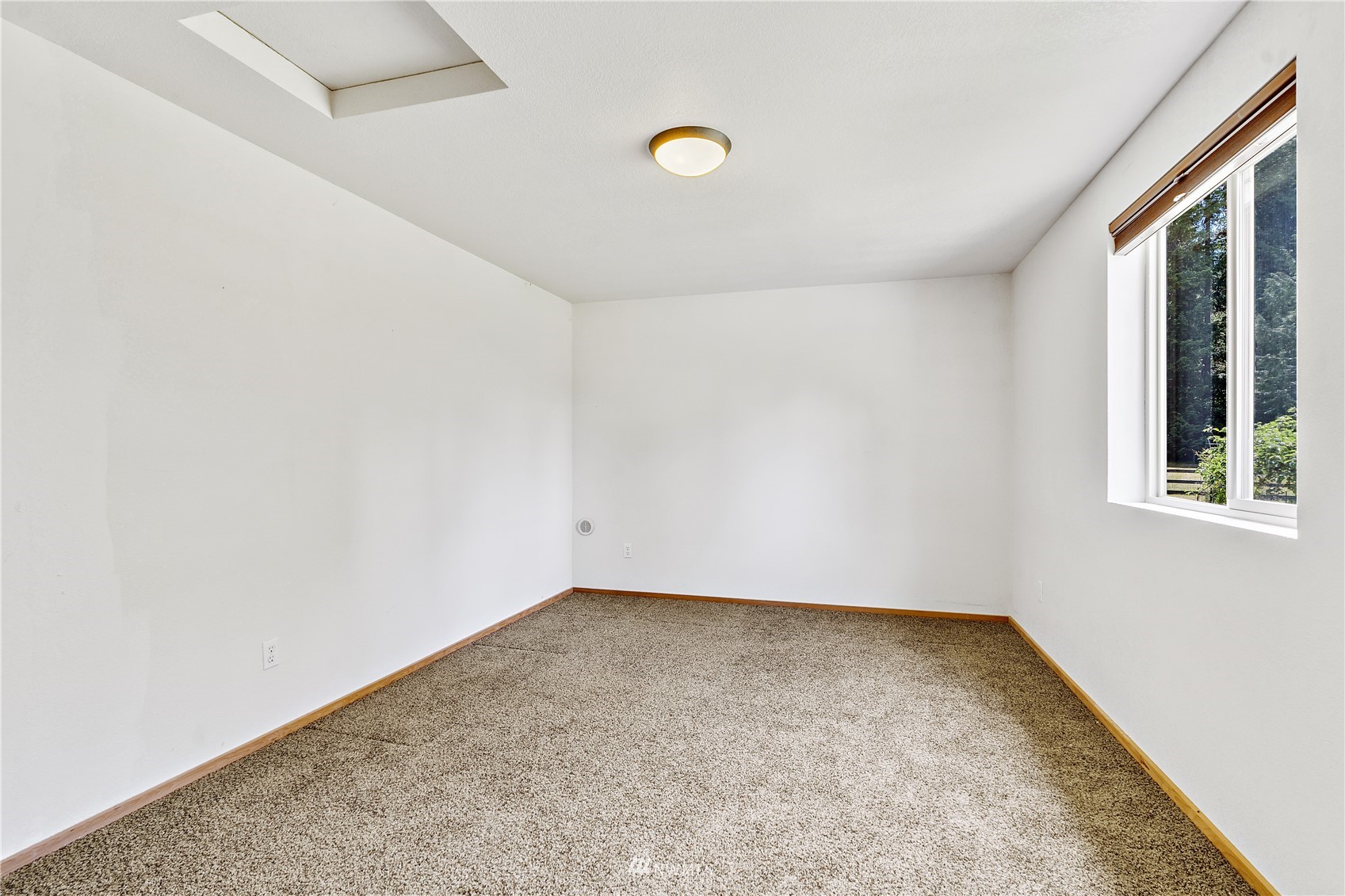 13808 Military Road Southeast Rainier, WA 98576 - Photo 15 of 30 Gallery Image 15
