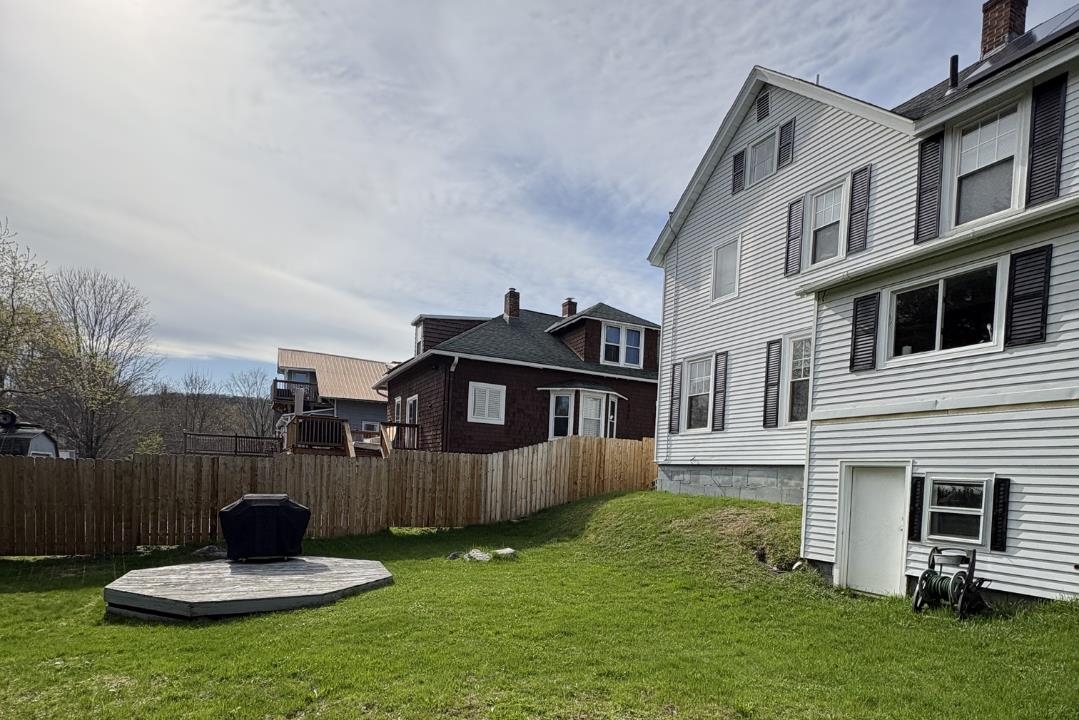 122 Oak Street Rutland, VT 05701 - Photo 13 of 15