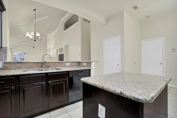 $2,550 | 1695 Cresthill Drive, Rockwall, TX 75087