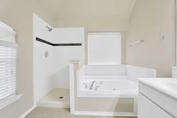 $2,550 | 1695 Cresthill Drive, Rockwall, TX 75087