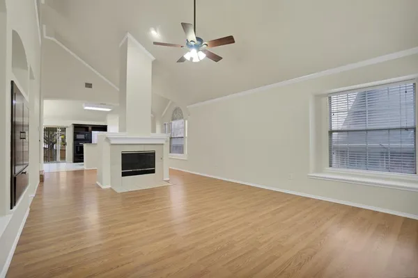 $2,550 | 1695 Cresthill Drive, Rockwall, TX 75087