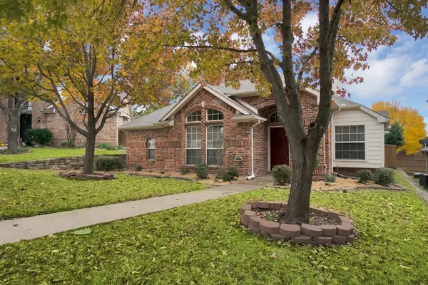 $2,550 | 1695 Cresthill Drive, Rockwall, TX 75087