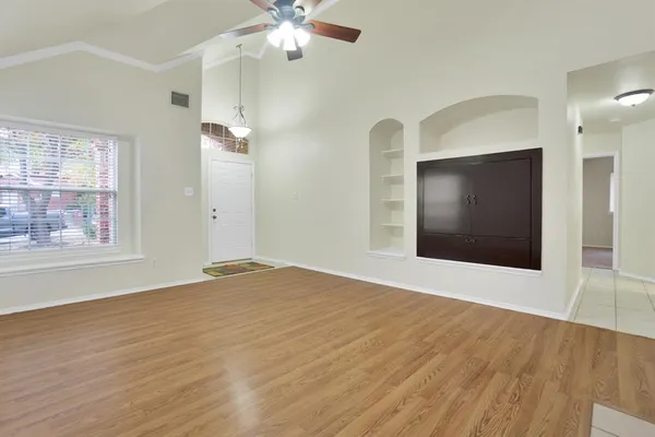 $2,550 | 1695 Cresthill Drive, Rockwall, TX 75087