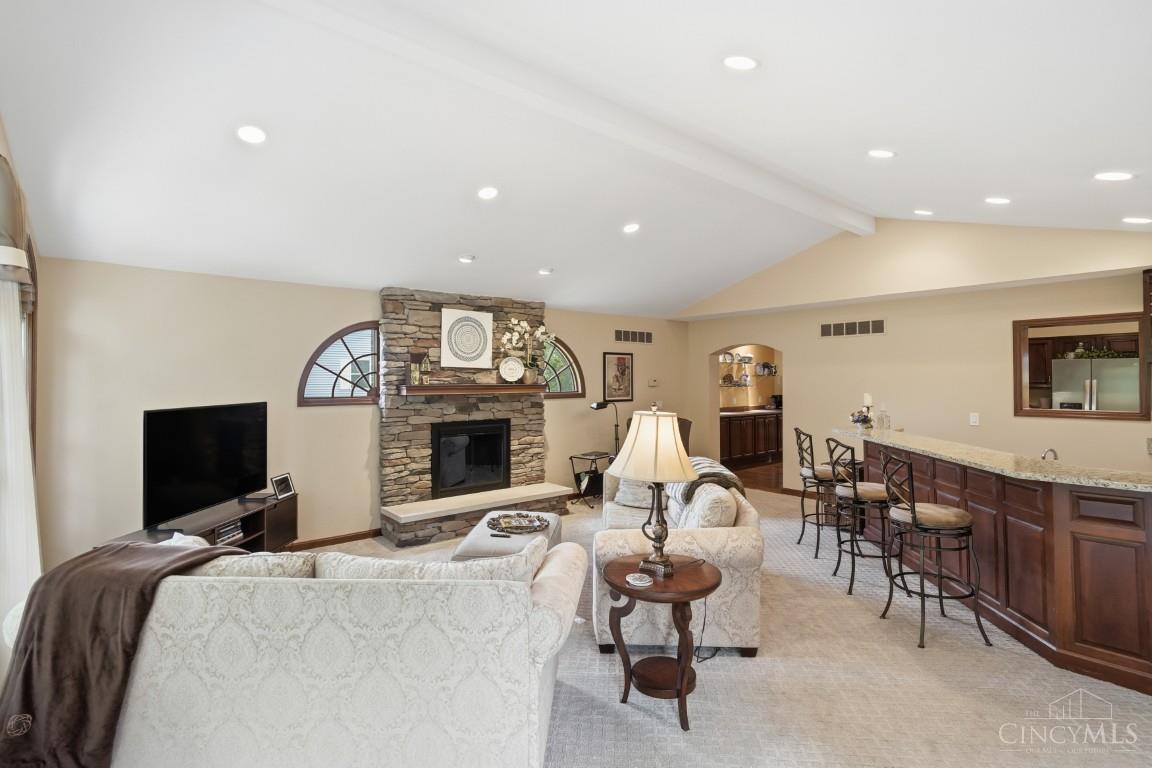 6046 Gaines Road Cincinnati, OH 45247 - Photo 10 of 78