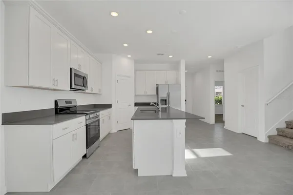 $2,700 | 2048 Shaggy Fisher Drive, Apopka, FL 32712