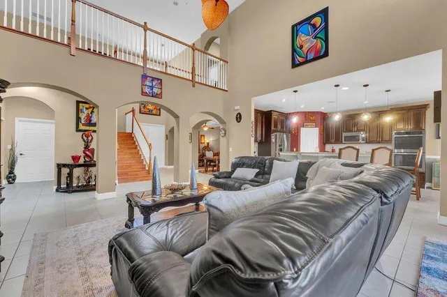 $879,999 | 112 Ibisca Terrace, Royal Palm Beach, FL 33411