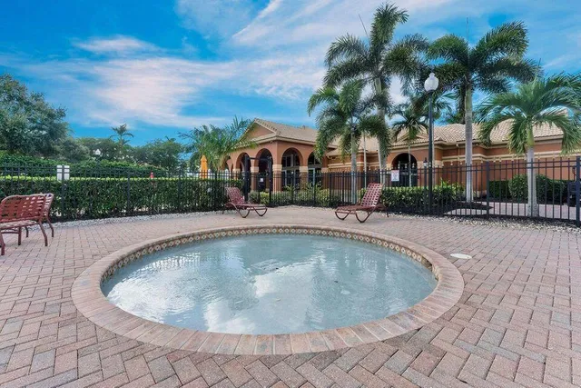 $879,999 | 112 Ibisca Terrace, Royal Palm Beach, FL 33411