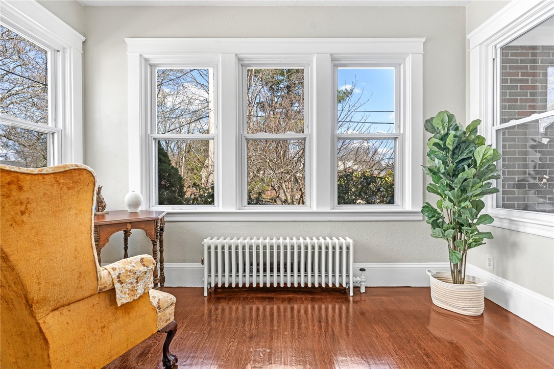 38 Trinity Parkway Providence, RI 02908 - Photo 14 of 37