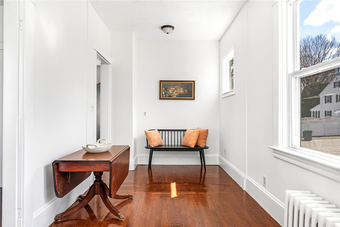 38 Trinity Parkway Providence, RI 02908 - Photo 16 of 37