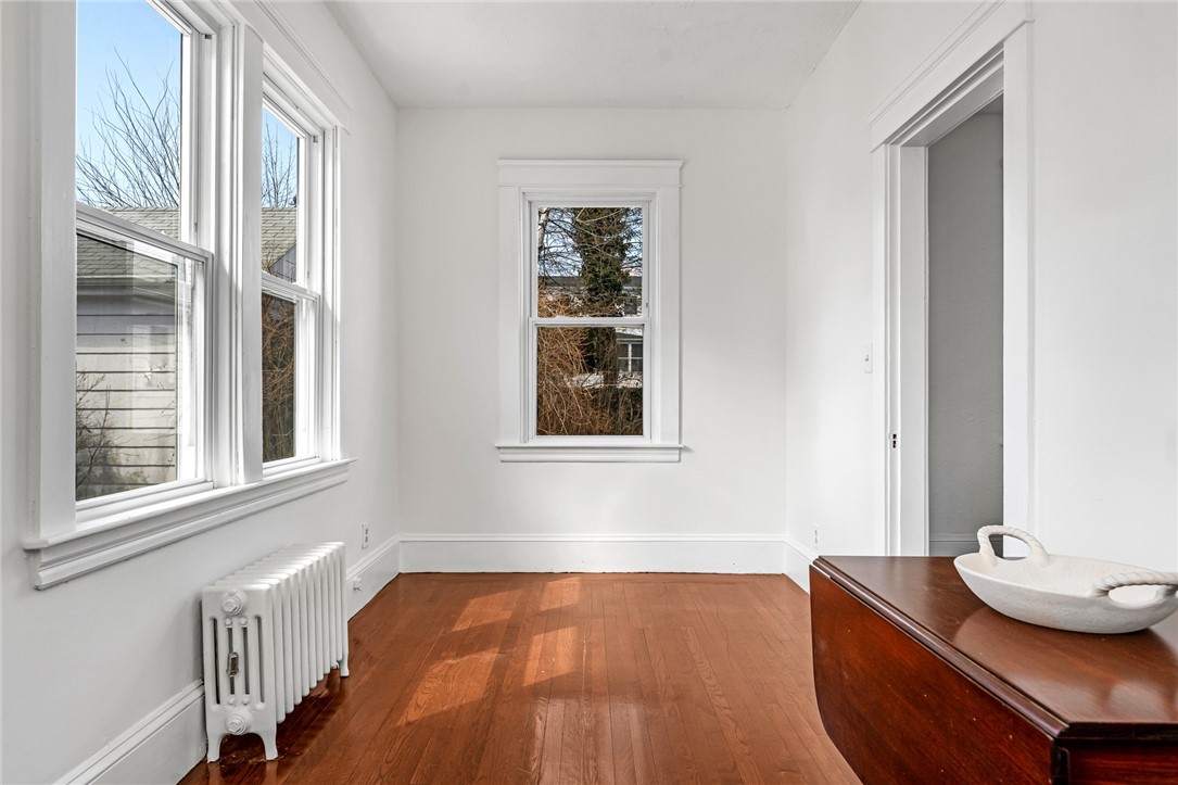 38 Trinity Parkway Providence, RI 02908 - Photo 17 of 37