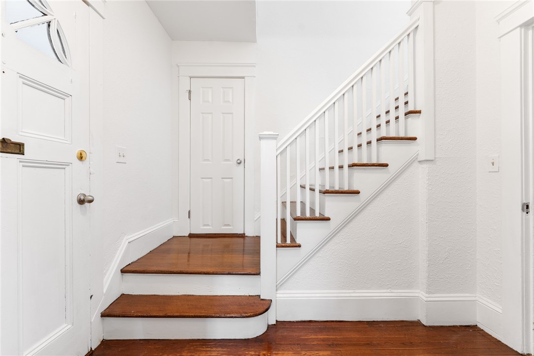 38 Trinity Parkway Providence, RI 02908 - Photo 21 of 37