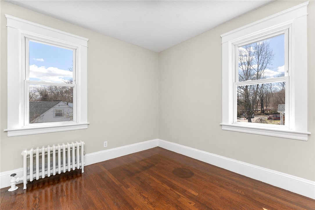 38 Trinity Parkway Providence, RI 02908 - Photo 25 of 37