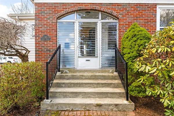 $595,000 | 38 Trinity Parkway, Providence, RI 02908