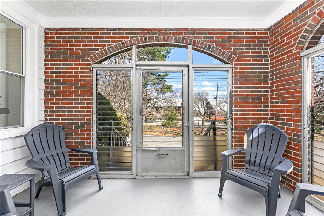 38 Trinity Parkway Providence, RI 02908 - Photo 4 of 37