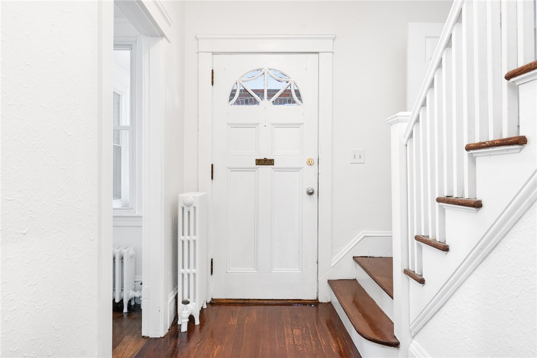 38 Trinity Parkway Providence, RI 02908 - Photo 6 of 37