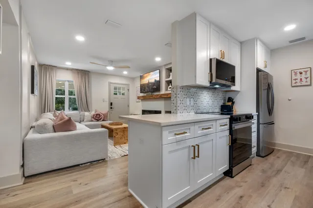 $1,000 | 2412 Surrey Street, Tallahassee, FL 32304