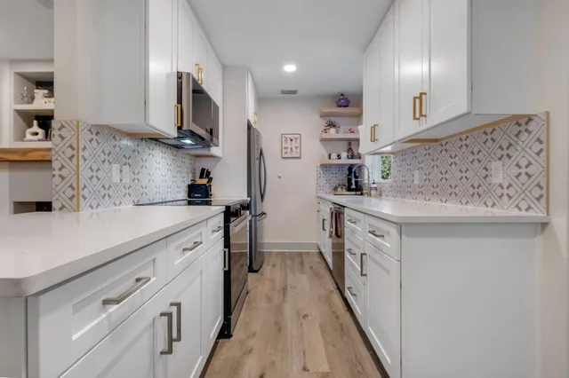 $1,000 | 2412 Surrey Street, Tallahassee, FL 32304