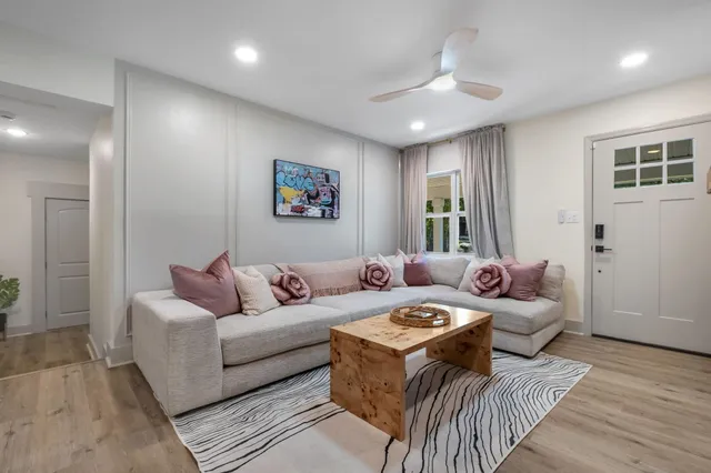 $1,000 | 2412 Surrey Street, Tallahassee, FL 32304