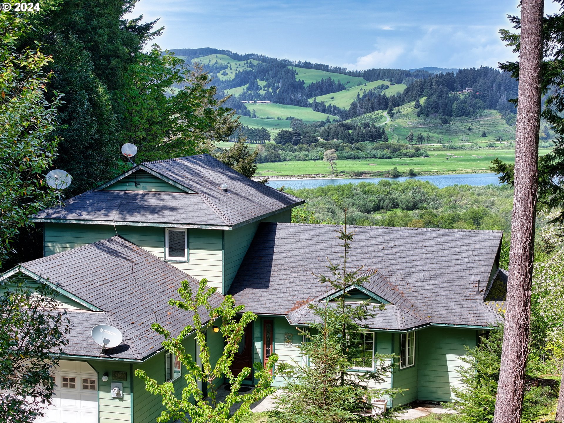 95064 Jerry's Flat Road Gold Beach, OR 97444 - Photo 1 of 47 Gallery Image 1