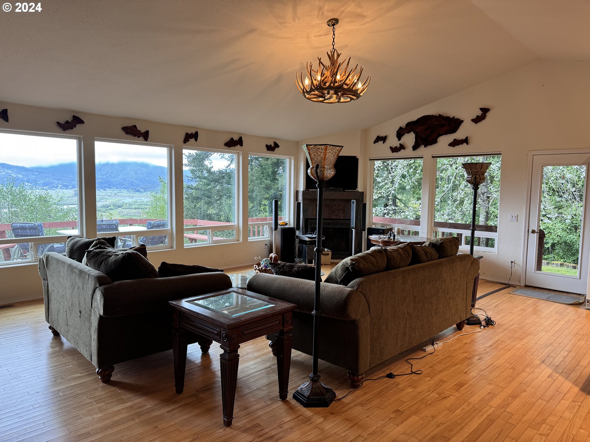 95064 Jerry's Flat Road Gold Beach, OR 97444 - Photo 7 of 47 Gallery Image 7