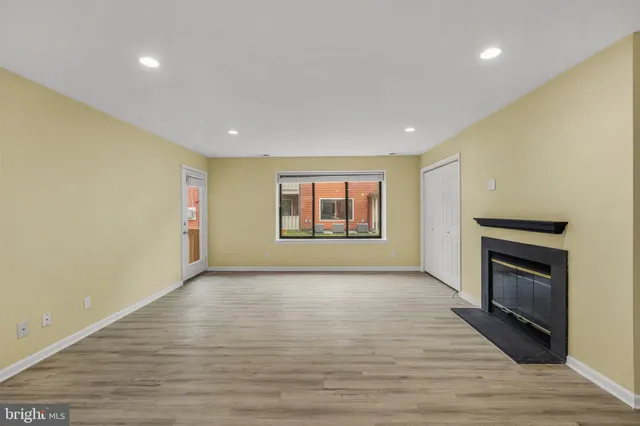 $280,000 | 2702A Sussex Court, Mount Laurel, NJ 08054