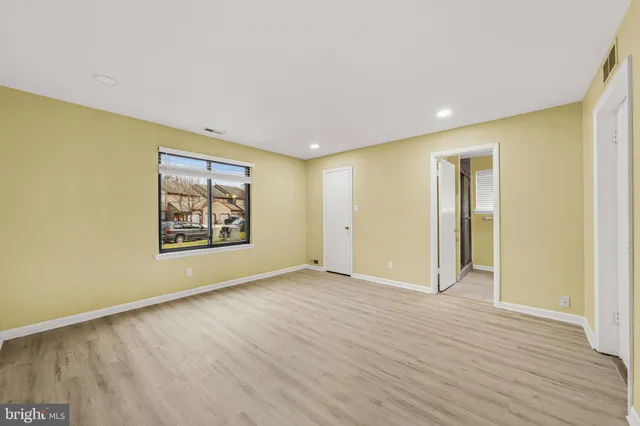 $280,000 | 2702A Sussex Court, Mount Laurel, NJ 08054