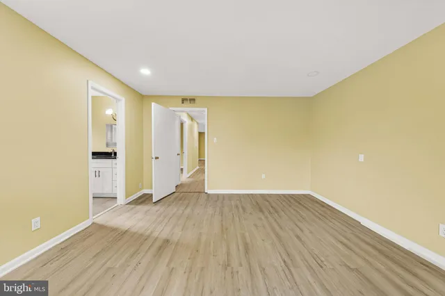 $280,000 | 2702A Sussex Court, Mount Laurel, NJ 08054