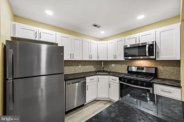 $280,000 | 2702A Sussex Court, Mount Laurel, NJ 08054