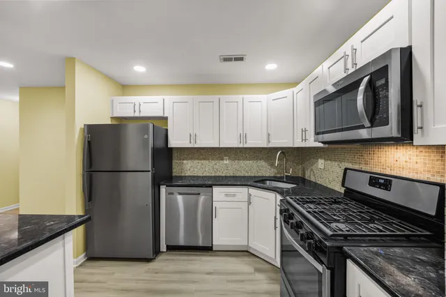 $280,000 | 2702A Sussex Court, Mount Laurel, NJ 08054